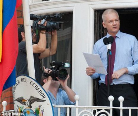 Julian Assange în MARE PERICOL. Ameninţat  că va fi MUTAT din AMBASADA Londrei