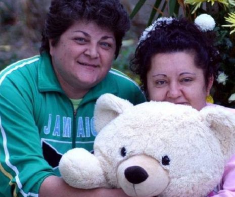 Prima căsătorie între două românce lesbiene