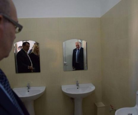 Primarul din Piatra Neamț a inaugurat, cu fast, trei toalete
