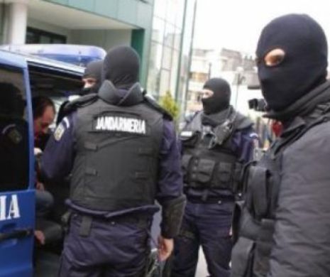 ACCIDENT MORTAL în județul ARGEȘ. Un PIETON a fost SPULBERAT de o AUTOSPECIALĂ plină cu mascați