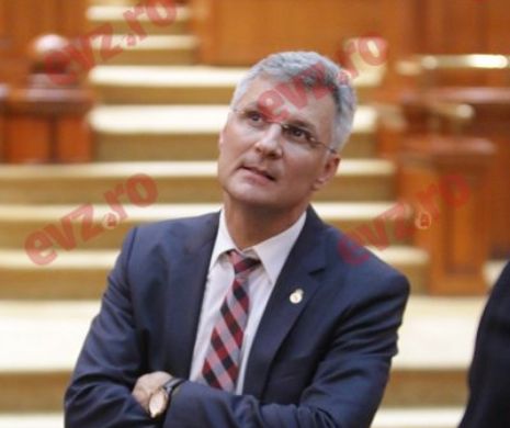 Daniel Zamfir face acuzaţii grave, după ce a fost schimbat de la conducerea Comisiei Economice: „Ludovic Orban îl atacă
pe Iohannis prin interpuşi”