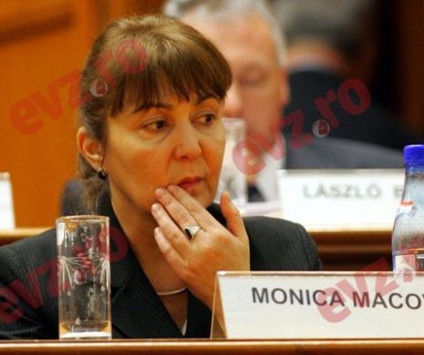 Delir în emisiunea lui Silviu Mănăstire. Jurnalisti dar şi fostul preşedinte Traian Băsescu au ACUZAT-O de MINCIUNĂ pe Monica Macovei.