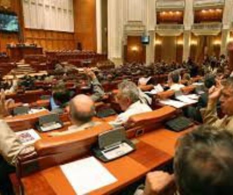 Parlament: Vinerea Mare devine sărbătoare legală în care nu se lucrează