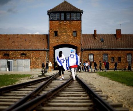 Polonia adoptă controversata lege privind Holocaustul