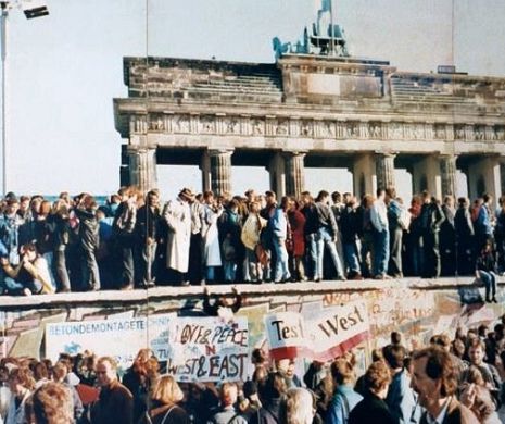 Gustul amar al cărămizilor din noul Zid al Berlinului
