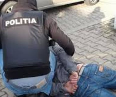 Reţea de traficanţi de droguri cu activitate în România, decimată de poliţiştii moldoveni. Captură record de peste 80 de kg de heroină