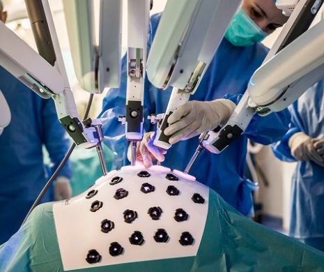 Robot chirurgical de ultimă generație, la un spital privat din Capitală