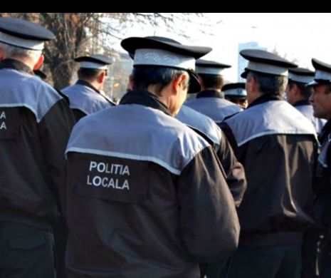 SCENE DE COȘMAR la Arad! Un polițist a fost CĂLCAT de un șofer cu mașina, când a aflat că va fi amendat