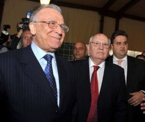 Succesorii lui Ceaușescu, Ion Iliescu și Constantin Olteanu, „sponsorizați” de Gorbaciov