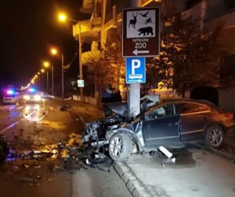 Un medic sibian a murit după ce s-a izbit cu mașina de un stâlp. Acul vitezometrului s-a oprit la 220 km/h