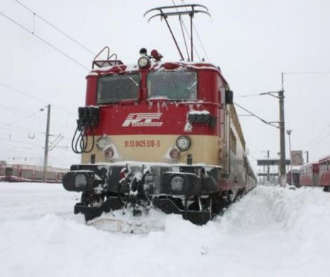 CFR Călători a anulat mai multe trenuri din cauza zăpezilor! LISTA CURSELOR ANULATE. Informații de ultimă oră!