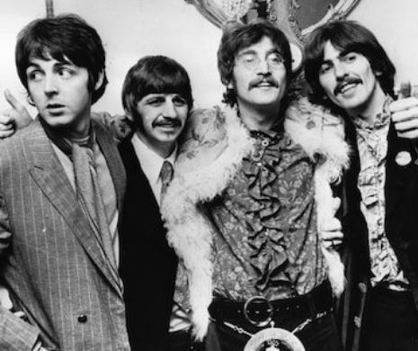 Fotografii cu trupa The Beatles, vândute la o licitaţie cu peste 250.000 de lire sterline