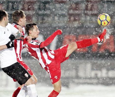NEWS ALERT. Meciul dintre FC Botoșani și Dinamo a fost AMÂNAT, din cauza ninsorii abundente. „Va ninge și mâine”