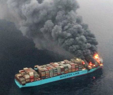 O navă portcontainer, cu un român în echipaj, a luat foc în Marea Arabiei