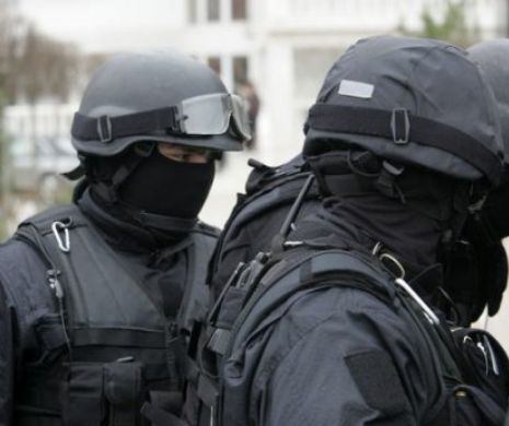 Percheziții de amploare ale polițiștilor bihoreni într-un dosar de evaziune fiscală cu prejudiciu uriaş