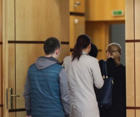 Profesor și elev, din Tulcea, trimiși în judecată pentru fapte de corupție