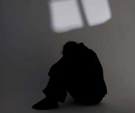 Un nou SCANDAL SEXUAL în lumea MONDENĂ. Susține că a VIOLAT-O și îi cere 10 milioane de dolari