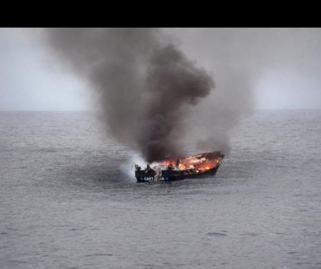 Un VAS a IZBUCNIT în FLĂCĂRI în larg. La bord se află și un ROMÂN. SITUAȚIE CRITICĂ în Marea Arabiei