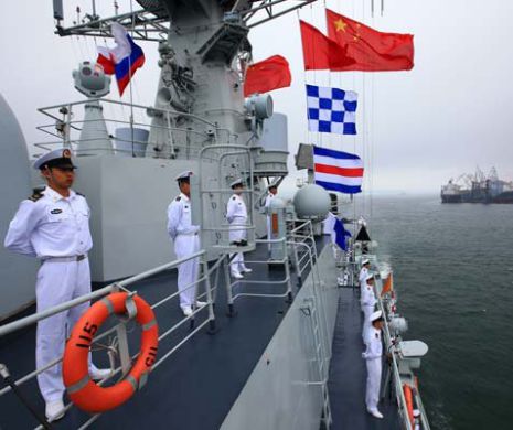 China își arata forța: Marina militară chineză a ținut cele mai mari manevre militare efectuate vreodată în Marea Chinei de Sud