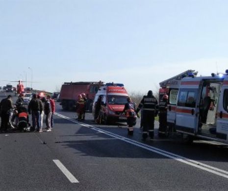 PATRU COPII, răniți în urma unui accident. Un elicopter SMURD a aterizat de URGENȚĂ