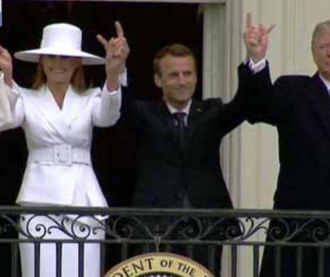 Poza cu Emmanuel Macron făcând un SEMN SUSPECT alături de Trump şi Melania a devenit VIRALĂ. Video în articol