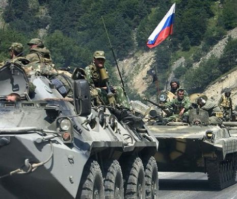 Rusia masează 77.000 de soldați în apropierea graniței cu Ucraina