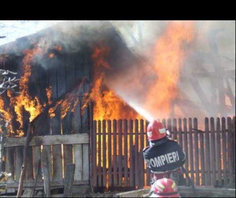 Sălaj: Arse de vii în casă după un incendiu devastator