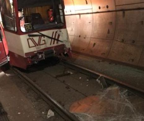 TRAGEDIE! Două metrouri S-AU CIOCNIT. Autoritățile ACȚIONEAZĂ ÎN FORȚĂ. Cel puțin 22 de RĂNIȚI