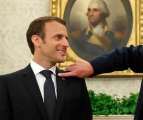Trump îi CURĂŢĂ haina lui Macron: „E puţină MĂTREAŢĂ...Macron trebuie să fie perfect”.  VIDEO în articol