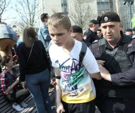 Copii arestați în Rusia în timpul manifestațiilor anti PUTIN!