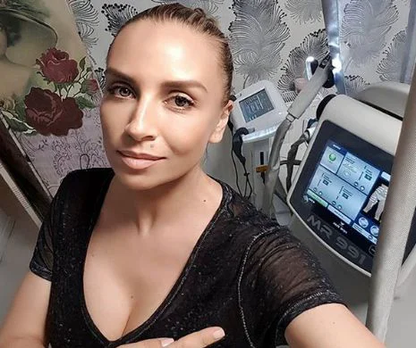 Cum arată SÂNII Adinei Halas, după ce și-a pus silicoane! Fosta asistentă TV a slăbit 32 de kilograme și arată DEMENȚIAL -