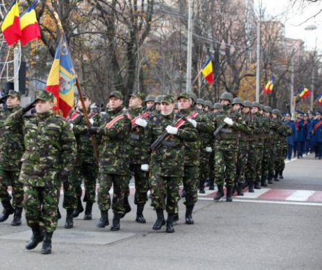 Peste 850 de militari români și străini DEFILEAZĂ de ZIUA EROILOR, în fața ministrului Mihai Fifor
