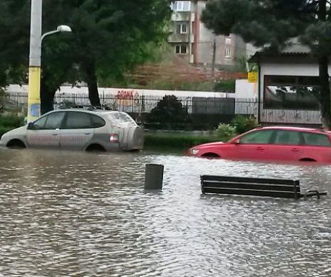 POTOP la CONSTANȚA. Străzi și case inundate