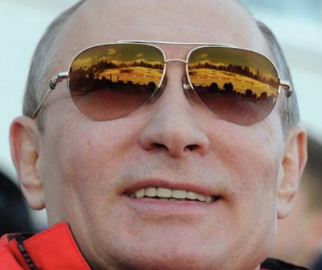 Putin a AJUNS pe GHEAȚA de la Sochi. Președintele a fost în LUMINA REFLECTOARELOR, pentru un eveniment unic - VIDEO