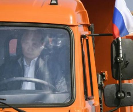 Putin, ŞOFER de CAMION: A CONDUS cortegiul de 36 de TIRURI pentru a inaugura podul care UNEŞTE Rusia de Crimeea
