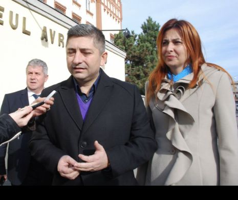 SCANDAL pe o sumă COLOSALĂ de bani la Cluj. Fostul președinte al Consiliului Județean își trimite soția la NEBUNI