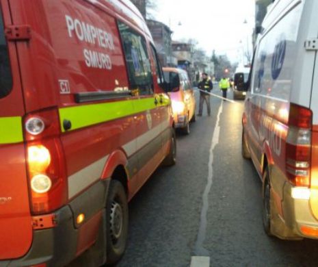 Un copil de 4 luni, lovit de copertina unei stații de autobuz care a căzut. Alți 3 copii au fost răniți.