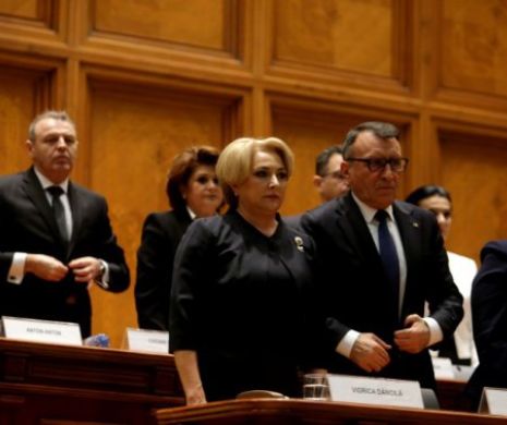 Ce a PĂȚIT Viorica Dăncilă la discursul din Parlament.  S-a format un LANȚ uman