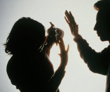 Legea violenţei în familie a trecut de Parlament. Ce schimbări s-au adoptat