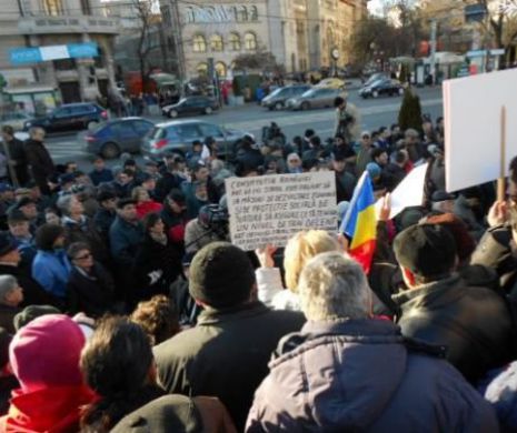 Manifestanții au ieșit, din nou, în STRADĂ. De data aceasta, la Cotroceni. Cerințele românilor