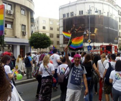 Marşul Bucharest Pride 2018 paralizează Calea Victoriei. Mii de susţinători ai comunităţii LGBT, în stradă