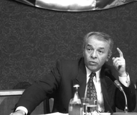 Nicolae Văcăroiu, un prim ministru scos din joben. România acum 26 de ani