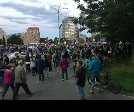 PROTESTE în Piața Victoriei! Protestatarii se tem de o nouă Ordonanță 13