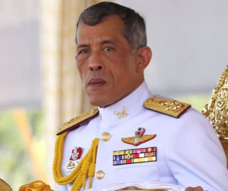 Regele Thailandei pune mâna pe o avere de 30 de miliarde de dolari