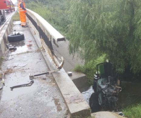 Accident cu 7 victime: o mașină a sărit de pe un pod în râu, pe DE 70 I GALERIE FOTO