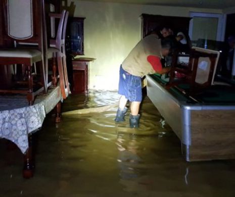 Peste 100 de case inundate în Timiș, autoritățile sunt în alertă I FOTO - VIDEO