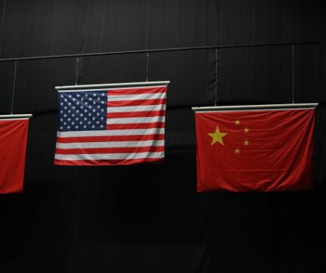 Steagurile pentru CAMPANIA lui TRUMP din 2020, produse în CHINA