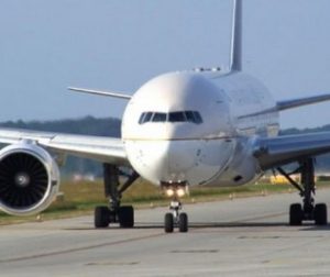 Terorist din întâmplare. A deschis trapa unui avion aflat în zbor şi i-a obligat pe piloţi să aterizeze de urgenţă. Despre cine este vorba