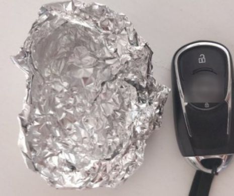 Un agent FBI explică de ce TREBUIE să ţinem cheile maşinii în folie de aluminiu