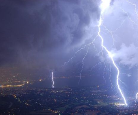 ALERTĂ METEO. COD GALBEN de furtuni și grindină în București și în mai multe județe din țară